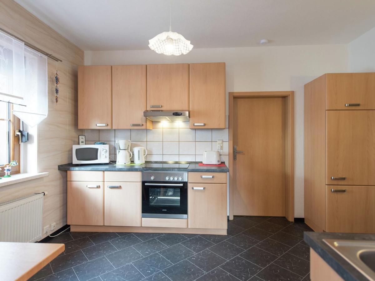 Cozy Apartment In Ore Mountains With Balcony Breitenbrunn  Phòng bức ảnh
