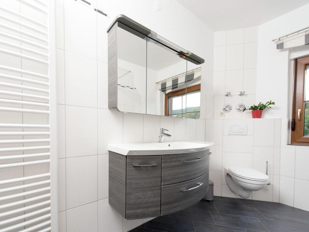 Cozy Apartment In Ore Mountains With Balcony Breitenbrunn  Phòng bức ảnh