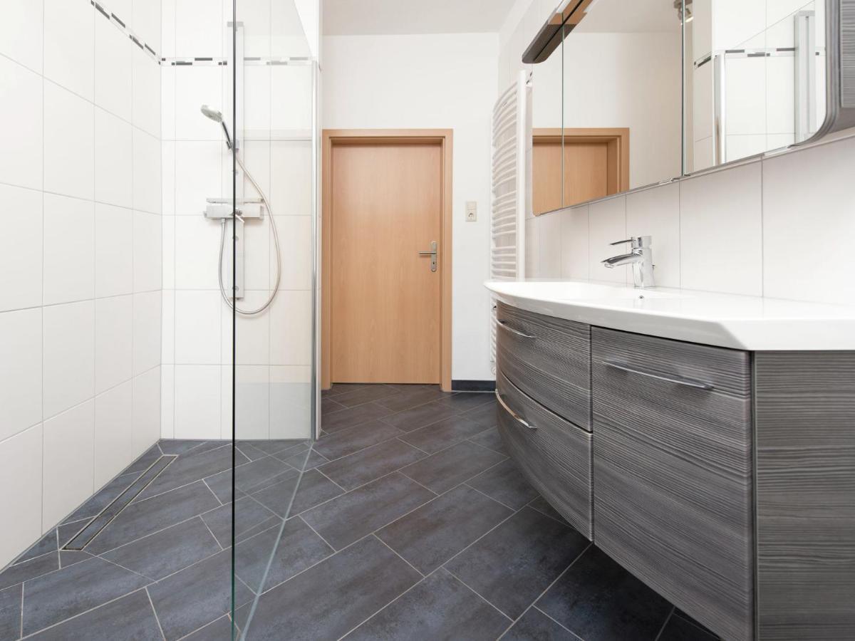 Cozy Apartment In Ore Mountains With Balcony Breitenbrunn  Ngoại thất bức ảnh